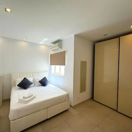 公寓 Penthouse -centre Of - View In Malta 斯利马