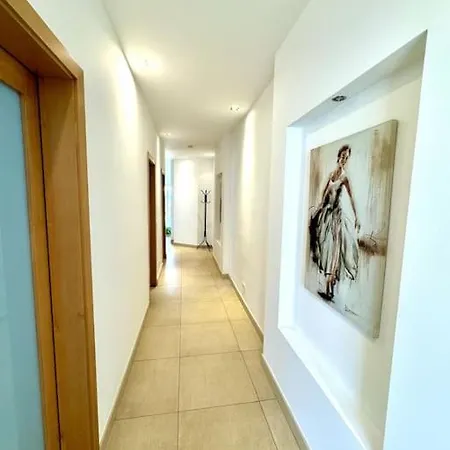 아파트 Penthouse -centre Of - View In Malta 슬리에마