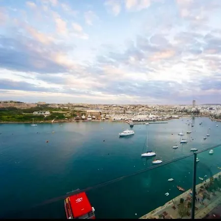 Penthouse -centre Of - View In Malta Sliema