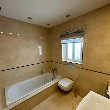 Penthouse -centre Of - View In Malta 슬리에마