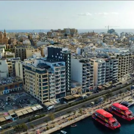 Penthouse -centre Of - View In Malta Sliema