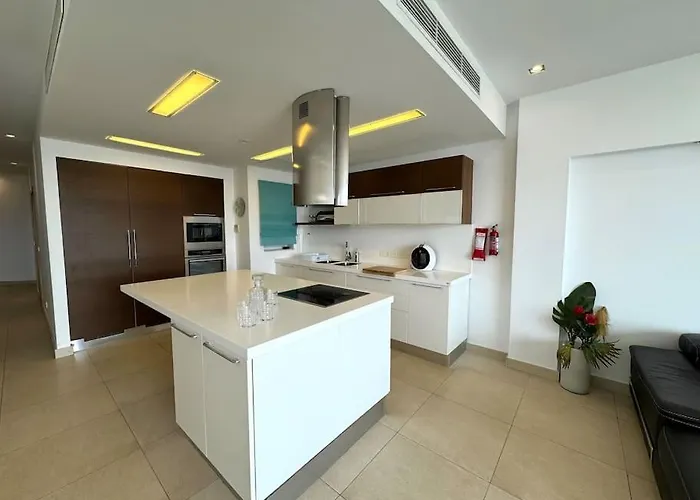 Apartamento Penthouse -centre Of - View In Malta