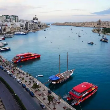 Appartement Penthouse -centre Of - View In Malta Sliema